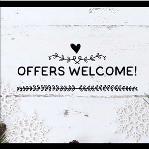 🌺💕Hi! I will consider all reasonable offers. 😊 Most items are less than $15!!